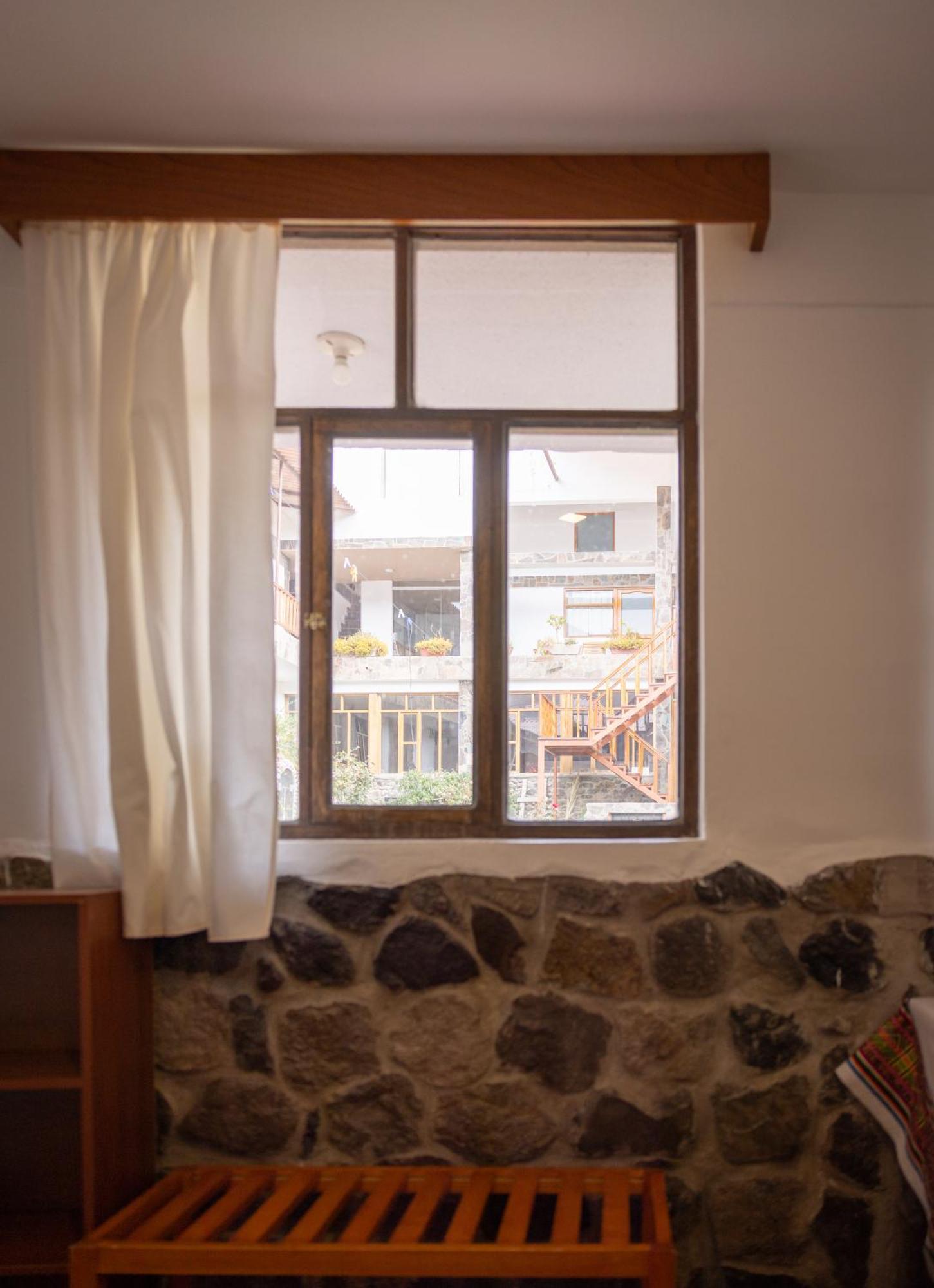Sumaq Wayra Bed & Breakfast Yanque Bagian luar foto