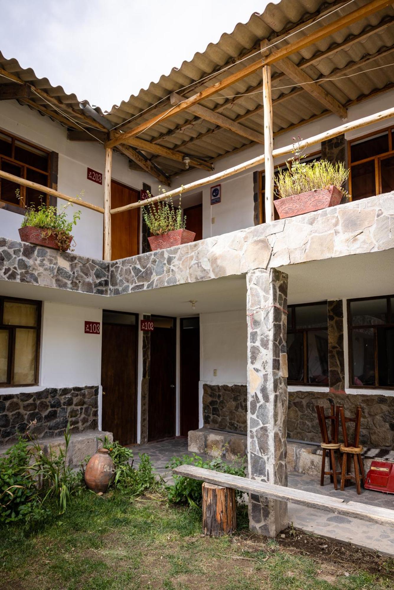 Sumaq Wayra Bed & Breakfast Yanque Bagian luar foto